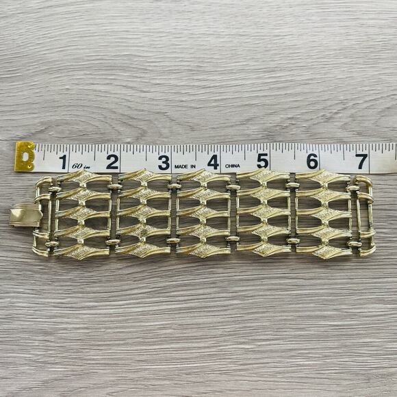 CORO Vintage Gold Tone Wide Link Bracelet Retro Geometric Panel Signed 7” Bold - Picture 7 of 8